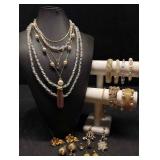 19pc Gold Tone Petals and Pearls Costume Jewelry C