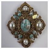 Sarah Coventry Remembrance Gold Tone Brooch Faux P