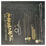 Collection of Vintage Costume Jewelry Set Lot of 1
