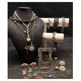 19pc Mixed Metals Antiquarys Treasury Costume Jewe