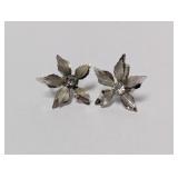 Vtg Bugbee & Niles Floral Screw Back Earrings