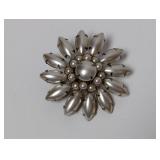 Vtg Floral Brooch w/Faux Pearls Vtg Floral Brooch w/Faux Pearls