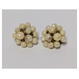 Vtg Cream Bead Cluster Glamour Clip On Earrings Vtg Cream Bead Cluster Glamour Clip On Earrings