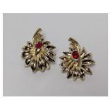 Vtg Red Cabochon Leaf Clip On Earrings Vtg Red Cabochon Leaf Clip On Earrings