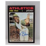 2020 Topps Heritage Vida Blue Auto