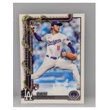 2025 Topps Holiday Roki Sasaki RC Hidden Elf Sp