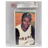 1964 Topps Giants #11 Roberto Clemente Beckett 7