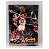 1992- 1993 Topps Stadium Club Scottie Pippen #367