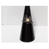 .925 Sterl Pearl with Leaves Ring Sz 6.5
