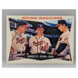 1960 Topps Mound Magicians #230 Spahn HOF Corners