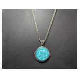22' .925 Sterl Chain w/Carved Turquoise Pendant