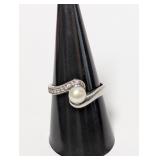 .925 Sterl Faux Pearl/Clear Stone Ring Sz 9