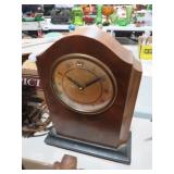 MIDDLEBURY ELECTRIC WOOD CLOCK