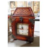 NICE HOME DECOR TABLE CLOCK