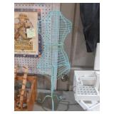 WIRE COSTUME JEWELRY COUNTER DISPLAY
