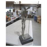 GOLFER MAN STATUE