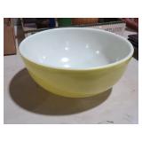 PYREX PRIMARY YELLOW MIXING BOWL