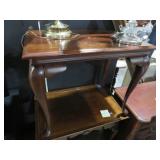 MAHOGANY QUEEN ANNE LEG TABLE