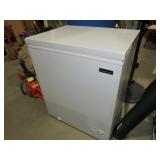 MAGIC CHEF LIFT TOP CHEST FREEZER