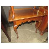 CHERRY FINISH QUEEN ANNE LEG SERVING TABLE