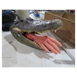 ALLIGATOR HEAD W/ HAND