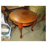 CHERRY RD QUEEN ANNE LEG SIDE  TABLE