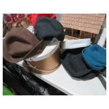 ORIGINAL HAT BOX WITH SEVERAL VIN LADIES HATS
