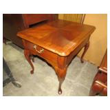 THOMASVILLE 1 DWR QUEEN ANNE LEG END TBL