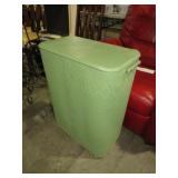 VTG GREEN WOVEN HAMPER