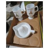 MILKGLASS SUNKIST JUICER&(2)DISNEY WORLD MILKGLASS