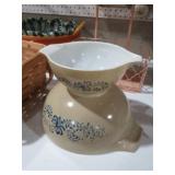 (2) VINTAGE PYREX BOWLS
