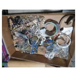 BOX OF ESTATE JEWERLY