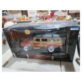 SIGATURE SERIES FORD DIE CAST 1948 WOODY (NIB)