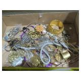BOX OF ESTATE JEWERLY
