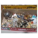 BOX OF ESTATE JEWERLY