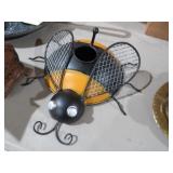 METAL BUMMBLE BEE WALL HANGING
