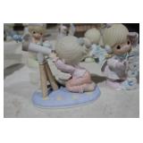 NICE VINTAGE PRECIOUS MOMENTS