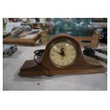 NICE MANTLE CLOCK