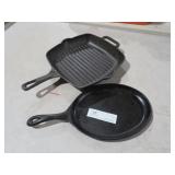 2 IRON SKILLETS