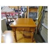 OAK 1DWR SPINDEL LEG END TABLE