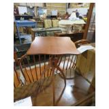 ANTIQUE CHERRY FINISH SHAKER TABLE 12X11X22