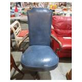 LEATHER ARM ROLLING OFFICE CHAIR