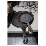 2 CAST IRON SKILLETS