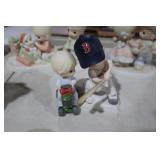 NICE VINTAGE PRECIOUS MOMENTS