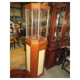 OCTANGULAR 2DR CURIO DISPLAY CABINET W/ KEYS