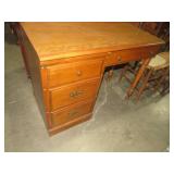 HAYWOOD WAKEFIELD 4 DWR KNEEHOLE DESK
