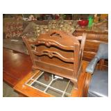 VTG WOOD MAGAZINE RACK