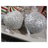 BELLA LUX ROUND CHRISTMAS PILLOWS