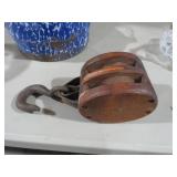 ANTIQUE WOOD & METAL PULLY WITH HOOK