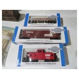 PREMIUM HO SCALE SILVER SERIES TRAIN CARS